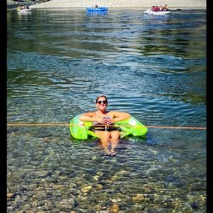 Meet your Posher, Julia